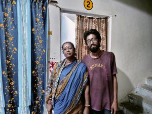 अब खुद का घर होने पर विधान और उनके परिवार को मिली खुशियां अब खुद का घर होने पर विधान और उनके परिवार को मिली खुशियां