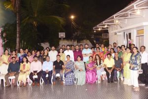 डॉक्टरों और स्वास्थ्य कर्मियों के सम्मान में कलेक्टर ने दिया रात्रि भोज डॉक्टरों और स्वास्थ्य कर्मियों के सम्मान में कलेक्टर ने दिया रात्रि भोज