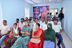 मंत्री श्रीमती लक्ष्मी राजवाड़े ने ग्रामीणों संग सुनी 'मन की बात' मंत्री श्रीमती लक्ष्मी राजवाड़े ने ग्रामीणों संग सुनी 'मन की बात'