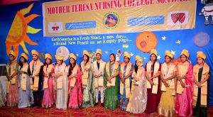 मदर टेरेसा नर्सिंग कॉलेज के लैंप लाईटिंग कार्यक्रम में शामिल हुई मंत्री श्रीमती राजवाड़े मदर टेरेसा नर्सिंग कॉलेज के लैंप लाईटिंग कार्यक्रम में शामिल हुई मंत्री श्रीमती राजवाड़े