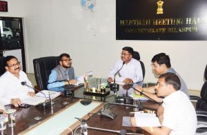 कलेक्टर ने टीएल बैठक में की योजनाओं की समीक्षा कलेक्टर ने टीएल बैठक में की योजनाओं की समीक्षा