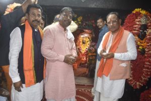 मुख्यमंत्री ने मां दंतेश्वरी की पूजा-अर्चना कर प्रदेशवासियों की खुशहाली की कामना की मुख्यमंत्री ने मां दंतेश्वरी की पूजा-अर्चना कर प्रदेशवासियों की खुशहाली की कामना की