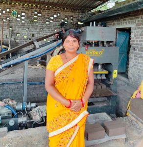 सफलता की कहानी लखपति दीदी से करोड़पति बनने की राह पर बिहान दीदी अनीता साहू सफलता की कहानी लखपति दीदी से करोड़पति बनने की राह पर बिहान दीदी अनीता साहू