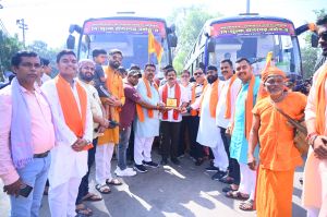 उपमुख्यमंत्री विजय शर्मा ने डोंगरगढ़ मां बम्लेश्वरी के दर्शन के लिए जा रहे श्रद्धालुओं की बस को झंडी दिखाकर किया रवाना उपमुख्यमंत्री विजय शर्मा ने डोंगरगढ़ मां बम्लेश्वरी के दर्शन के लिए जा रहे श्रद्धालुओं की बस को झंडी दिखाकर किया रवाना