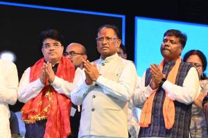 मुख्यमंत्री विष्णु देव साय भगवान शिव के रुद्राभिषेक और महाआरती में हुए शामिल मुख्यमंत्री विष्णु देव साय भगवान शिव के रुद्राभिषेक और महाआरती में हुए शामिल