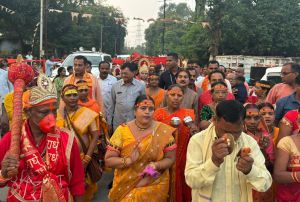 मंत्री श्री देवांगन चुनरी यात्रा में हुए सम्मिलित, पंडालों में टेका मत्था, डांडिया उत्सव में मातृ शक्ति से लिया आशीर्वाद