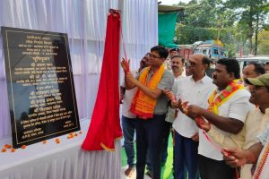 वित्त मंत्री श्री चौधरी ने रायगढ़ में 12.90 करोड़ के निर्माण कार्यों का किया भूमिपूजन वित्त मंत्री श्री चौधरी ने रायगढ़ में 12.90 करोड़ के निर्माण कार्यों का किया भूमिपूजन