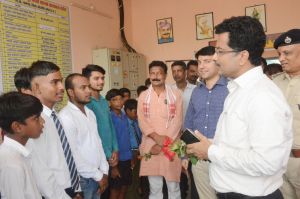 जीवन में तरक्की के साथ-साथ प्रकृति से जुड़ के रहना जरूरी: सोनमणि बोरा जीवन में तरक्की के साथ-साथ प्रकृति से जुड़ के रहना जरूरी: सोनमणि बोरा