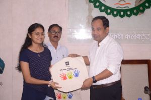 कलेक्टर डाॅ. गौरव सिंह ने सुपर 100 एवं विनोबा पोल स्टार के युवाओं को किया प्रोत्साहित कलेक्टर डाॅ. गौरव सिंह ने सुपर 100 एवं विनोबा पोल स्टार के युवाओं को किया प्रोत्साहित