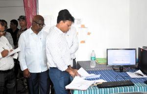 कलेक्टर श्री चन्द्रवाल ने तहसील कार्यालय डौण्डी का निरीक्षण कर व्यवस्थाओं का जायजा लिया कलेक्टर श्री चन्द्रवाल ने तहसील कार्यालय डौण्डी का निरीक्षण कर व्यवस्थाओं का जायजा लिया