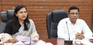 त्रिस्तरीय पंचायत एवं नगरपालिकाओं के आम/उप निर्वाचन हेतु निर्वाचक नामावली पुनरीक्षण कार्यक्रम के संबंध में प्रेसवार्ता त्रिस्तरीय पंचायत एवं नगरपालिकाओं के आम/उप निर्वाचन हेतु निर्वाचक नामावली पुनरीक्षण कार्यक्रम के संबंध में प्रेसवार्ता