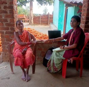 बैंक सखी राधा कश्यप को बिहान योजना से मिली आर्थिक मजबूती बैंक सखी राधा कश्यप को बिहान योजना से मिली आर्थिक मजबूती