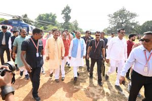 मुख्यमंत्री  आदिवासी विकास प्राधिकरण की बैठक में शामिल होने जशपुर पहुंचे