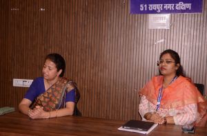 रायपुर दक्षिण उपचुनाव:  व्यय प्रेक्षक  कनुप्रिया दमोर ने कंट्रोल रूम का किया निरीक्षण, अधिकारियों की ली बैठक