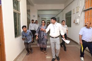 रायपुर दक्षिण उपचुनाव:सामान्य प्रेक्षक  जी. रेखा रानी ने स्ट्रांगरुम एवं मतगणना स्थल का किया निरीक्षण