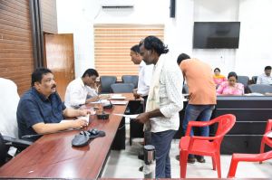  ग्राम बोड़ेगांव के ग्रामवासियों ने शराब दुकान को अन्यत्र स्थानांतरित करने की मांग