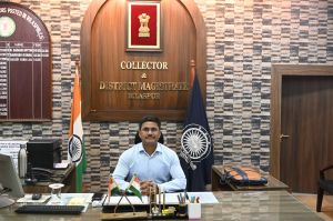 दीप जलाकर मनाएं राज्य स्थापना दिवस : कलेक्टर