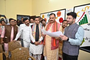  डबल इंजन की सरकार से चहुँमुखी विकास की ओर बढ़ रहा छत्तीसगढ़:मंत्री  श्याम बिहारी जायसवाल