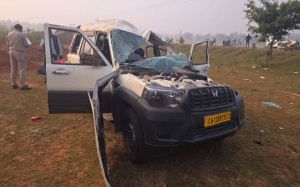  तेज रफ्तार स्कॉर्पियो पलटी, सब इंस्पेक्टर की मौत, चार की हालत गंभीर 