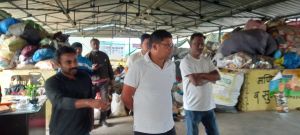  नालियों में कचरा फेकने वालो के क्षेत्र में सफाई रोकी जाएगी 