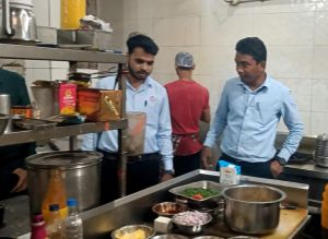अनुविभागीय दण्डाधिकारी भिलाई के टीम द्वारा मेसर्स अल लजीज बिरयानी का किया गया औचक निरीक्षण