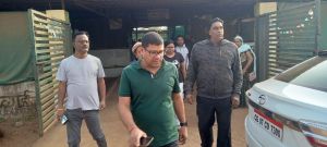 सड़क, पानी, बिजली, सफाई व्यवस्था देखने के लिए टीम के साथ आयुक्त निकले दौरे पर