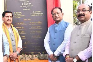 सकरी की सड़क अब नहीं रही संकरी, उन्नयन से हुई चौड़ी