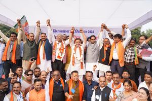  रायपुर दक्षिण में प्रचंड जीत पर सांसद बृजमोहन अग्रवाल ने दी बधाई 