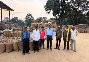 वनाचंल में हो रही है बंपर धान खरीदी, 72 घण्टे में खाते में पैसा जमा होने से किसानों के घरों में आई खुशहाली वनाचंल में हो रही है बंपर धान खरीदी, 72 घण्टे में खाते में पैसा जमा होने से किसानों के घरों में आई खुशहाली