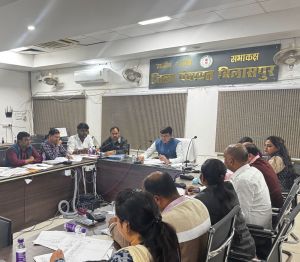 प्रधानमंत्री आवासों के निर्माण कार्य में तेजी लाने कलेक्टर के निर्देश प्रधानमंत्री आवासों के निर्माण कार्य में तेजी लाने कलेक्टर के निर्देश