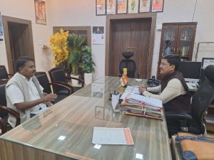 कर्मचारियों के लिए आयोजित कलेक्टर का पहला जनदर्शन कर्मचारियों के लिए आयोजित कलेक्टर का पहला जनदर्शन