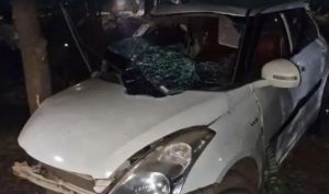 दुर्ग : पेड़ से टकराई तेज रफ्तार कार, दो महिला सहित तीन की मौत