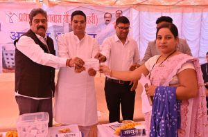 प्रधानमंत्री आवास योजना के हितग्राहियो की लाॅटरी निकाल कर किया गया मकान आवंटन प्रधानमंत्री आवास योजना के हितग्राहियो की लाॅटरी निकाल कर किया गया मकान आवंटन