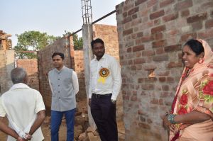 दुर्ग जिला पंचायत सीईओ ने आवास के निर्माण कार्यों का किया निरीक्षण दुर्ग जिला पंचायत सीईओ ने आवास के निर्माण कार्यों का किया निरीक्षण