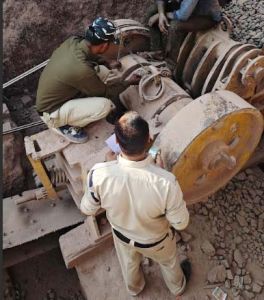 अवैध खनिज परिवहन करते 9 वाहन जब्त