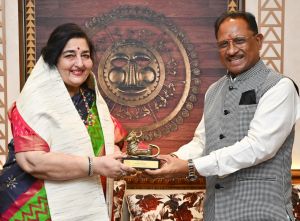 मुख्यमंत्री विष्णु देव साय से पद्मश्री अनुराधा पौडवाल ने सौजन्य मुलाकात की मुख्यमंत्री विष्णु देव साय से पद्मश्री अनुराधा पौडवाल ने सौजन्य मुलाकात की