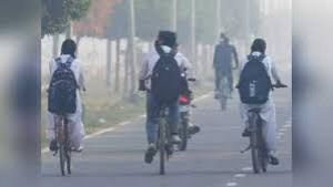 शीतलहर को देखते हुए सुबह के स्कूल का समय बदला