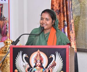 शिक्षा व्यक्तित्व विकास में सहायक: श्रीमती लक्ष्मी राजवाड़े शिक्षा व्यक्तित्व विकास में सहायक: श्रीमती लक्ष्मी राजवाड़े