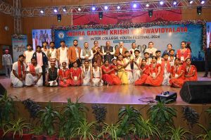 छत्तीसगढ़ की समृद्ध कला-संस्कृति से युवा पीढ़ी का जुड़ाव देखकर अभिभूत हूंः श्री नेताम छत्तीसगढ़ की समृद्ध कला-संस्कृति से युवा पीढ़ी का जुड़ाव देखकर अभिभूत हूंः श्री नेताम