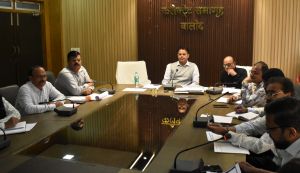 शिक्षा गुणवत्ता एवं उत्कृष्ट परीक्षा परिणाम हेतु जरूरी उपाय सुनिश्चित करें: कलेक्टर श्री चन्द्रवाल शिक्षा गुणवत्ता एवं उत्कृष्ट परीक्षा परिणाम हेतु जरूरी उपाय सुनिश्चित करें: कलेक्टर श्री चन्द्रवाल