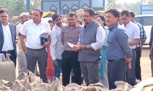 अपर मुख्य सचिव ने शासकीय योजनाओं का जाना हाल अपर मुख्य सचिव ने शासकीय योजनाओं का जाना हाल