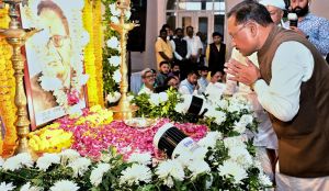 मुख्यमंत्री ने स्वर्गीय बृजेंद्र प्रसाद श्रीवास्तव को दी श्रद्धांजलि मुख्यमंत्री ने स्वर्गीय बृजेंद्र प्रसाद श्रीवास्तव को दी श्रद्धांजलि