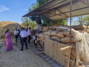 जारी है धान के अवैध संग्रहण के विरुद्ध कार्रवाई का सिलसिला जारी है धान के अवैध संग्रहण के विरुद्ध कार्रवाई का सिलसिला