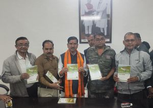 केंद्रीय मंत्री तोखन साहू ने वाइल्ड लाइफ पर केंद्रित टेबल बुक का किया विमोचन केंद्रीय मंत्री तोखन साहू ने वाइल्ड लाइफ पर केंद्रित टेबल बुक का किया विमोचन