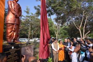स्वतंत्रता सेनानी पंडित लखन लाल मिश्र के प्रतिमा का हुआ अनावरण स्वतंत्रता सेनानी पंडित लखन लाल मिश्र के प्रतिमा का हुआ अनावरण