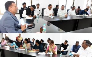 संभागायुक्त एस.एन. राठौर ने बैठक में विभागवार गतिविधियों की समीक्षा की संभागायुक्त एस.एन. राठौर ने बैठक में विभागवार गतिविधियों की समीक्षा की