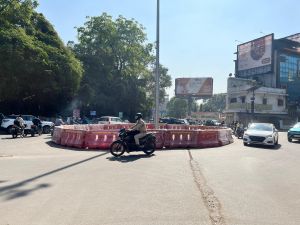  मुख्यमंत्री विष्णुदेव साय के निर्देश पर राजधानी की यातायात हो रही सुगम