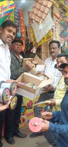 चाइनीस नायलॉन मांजा पर बड़ी कार्रवाई चाइनीस नायलॉन मांजा पर बड़ी कार्रवाई