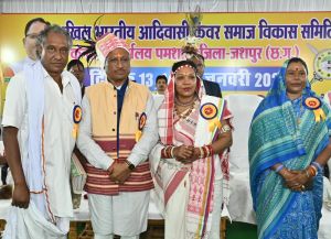 प्रधानमंत्री श्री नरेन्द्र मोदी की प्राथमिकता में आदिवासी समाज का उत्थान सर्वोपरि : मुख्यमंत्री श्री विष्णु देव साय प्रधानमंत्री श्री नरेन्द्र मोदी की प्राथमिकता में आदिवासी समाज का उत्थान सर्वोपरि : मुख्यमंत्री श्री विष्णु देव साय