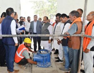 उप मुख्यमंत्री अरुण साव ने मिशन अमृत के तहत निर्माणाधीन जल प्रदाय योजना का किया औचक निरीक्षण उप मुख्यमंत्री अरुण साव ने मिशन अमृत के तहत निर्माणाधीन जल प्रदाय योजना का किया औचक निरीक्षण
